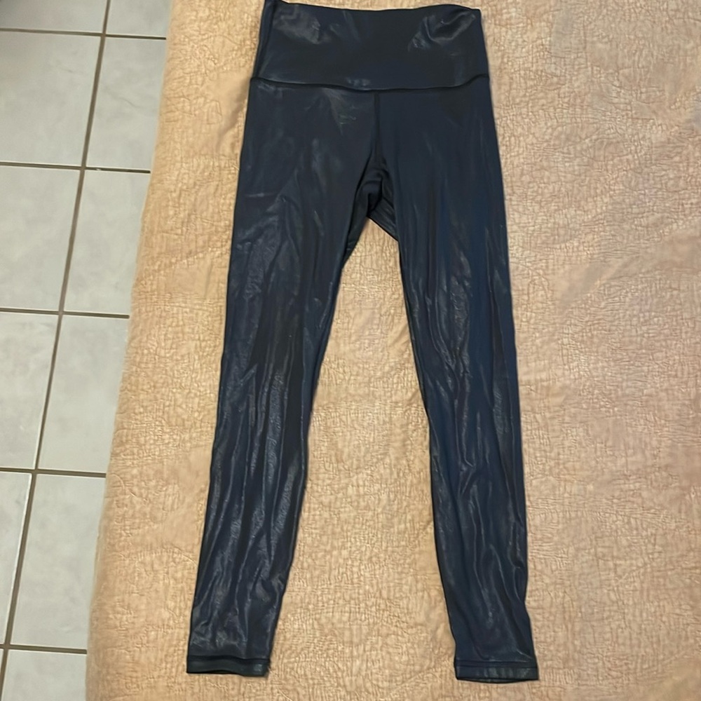 Pink lily shine black leggings size small, only worn once! Great condition